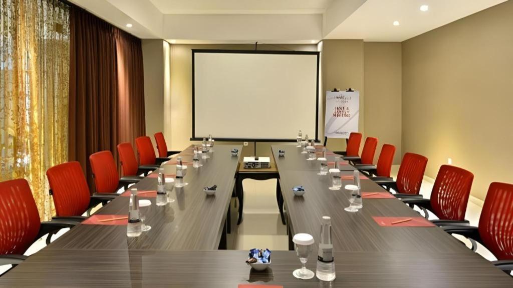 Travello Hotel Bandung Esterno foto