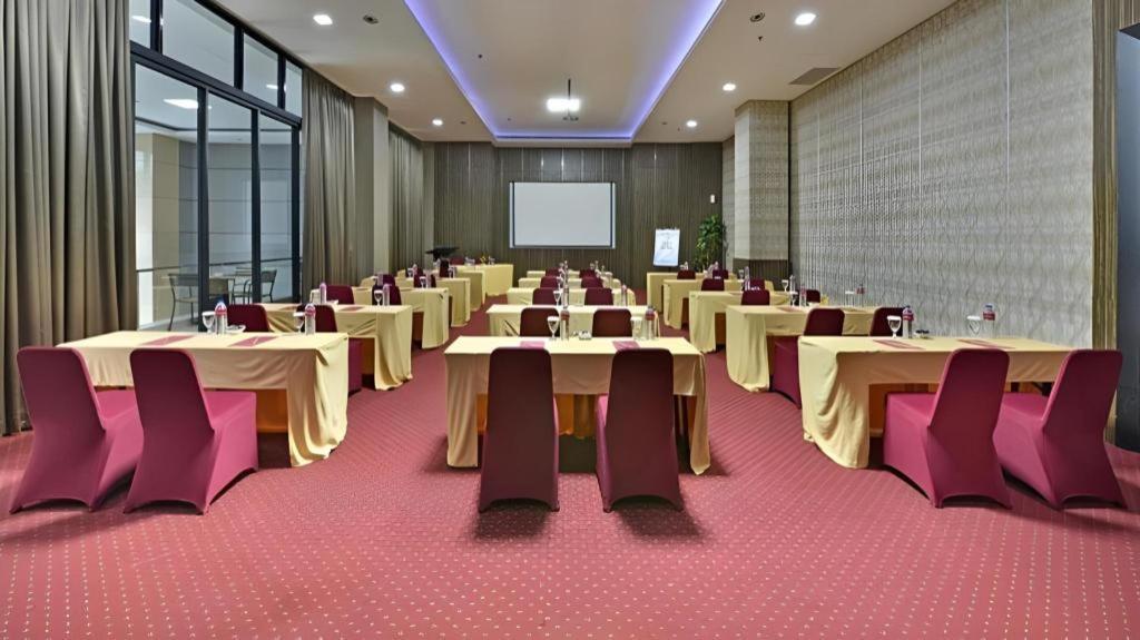 Travello Hotel Bandung Esterno foto