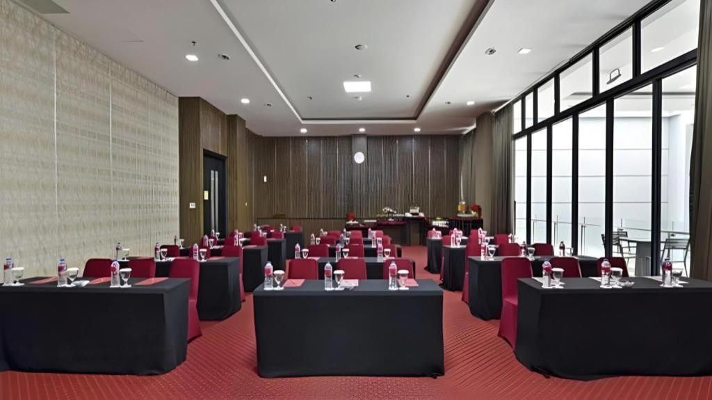 Travello Hotel Bandung Esterno foto