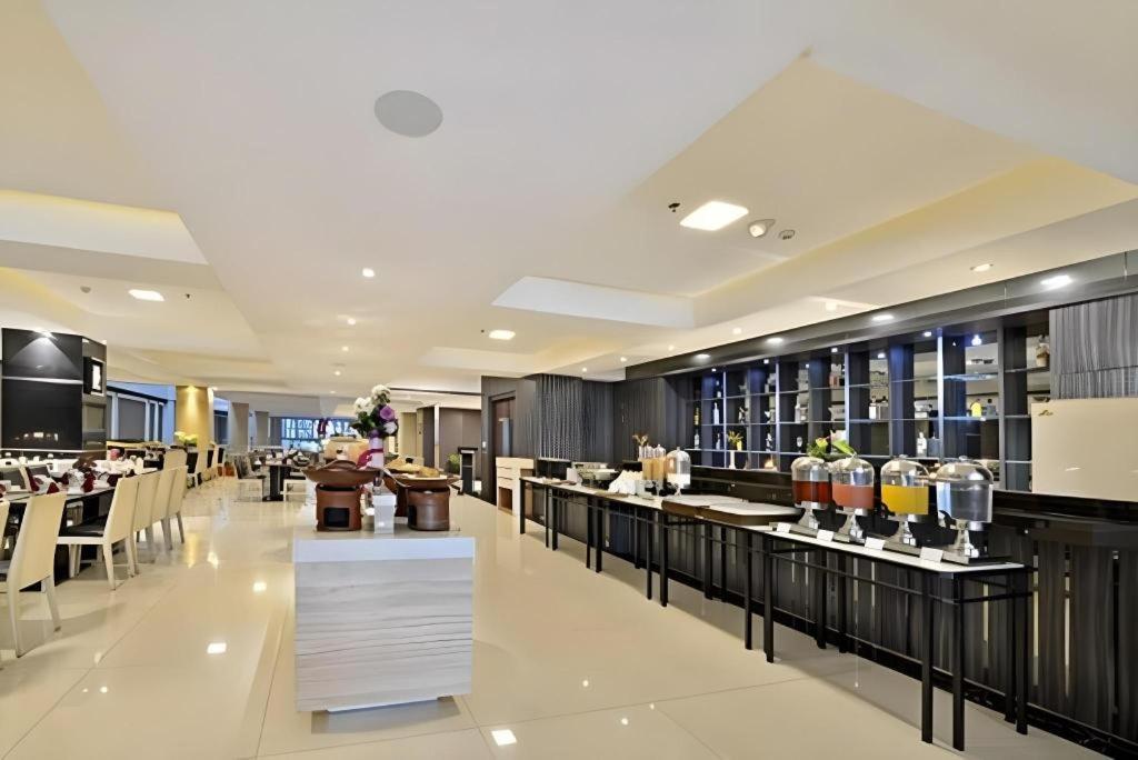 Travello Hotel Bandung Esterno foto