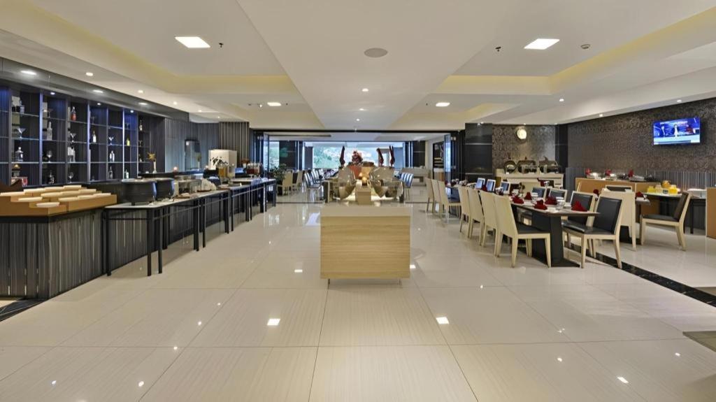 Travello Hotel Bandung Esterno foto