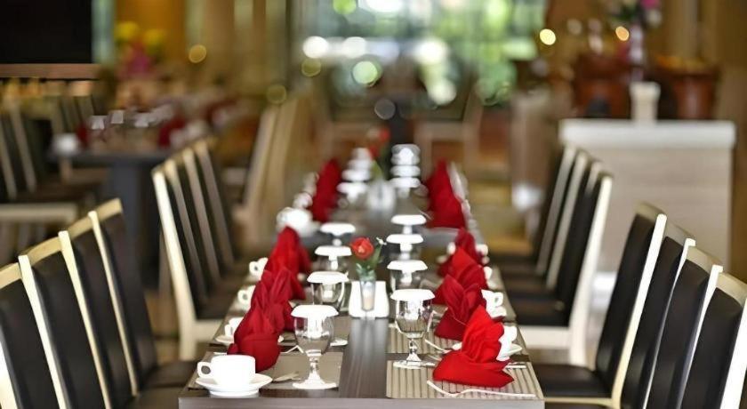 Travello Hotel Bandung Esterno foto