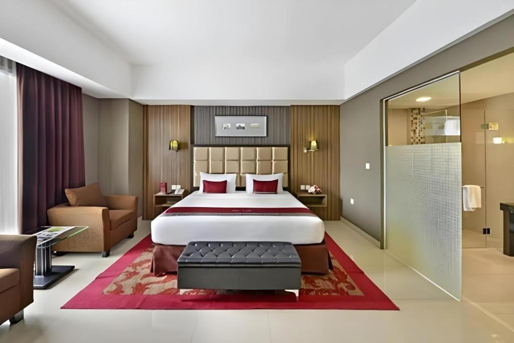 Travello Hotel Bandung Esterno foto