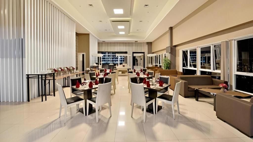 Travello Hotel Bandung Esterno foto