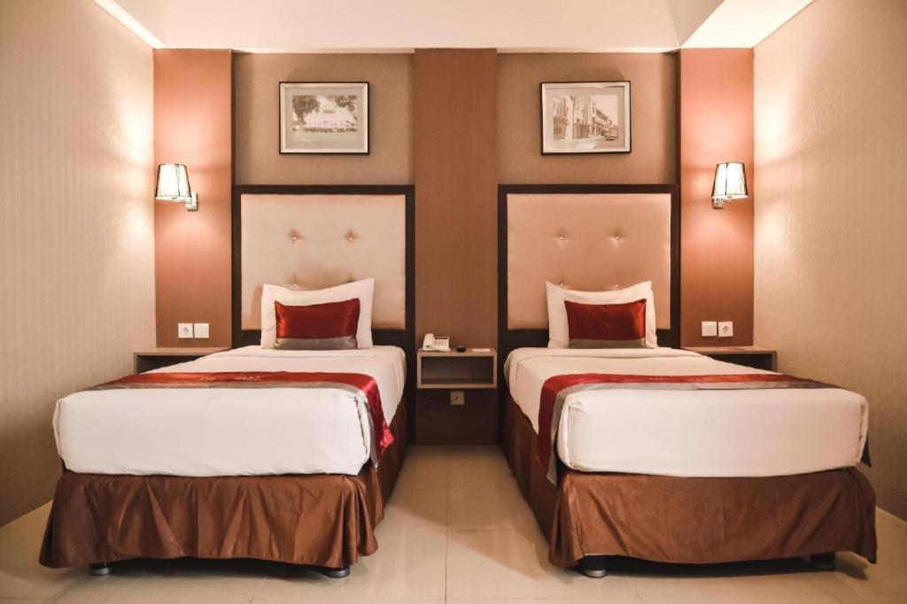Travello Hotel Bandung Esterno foto