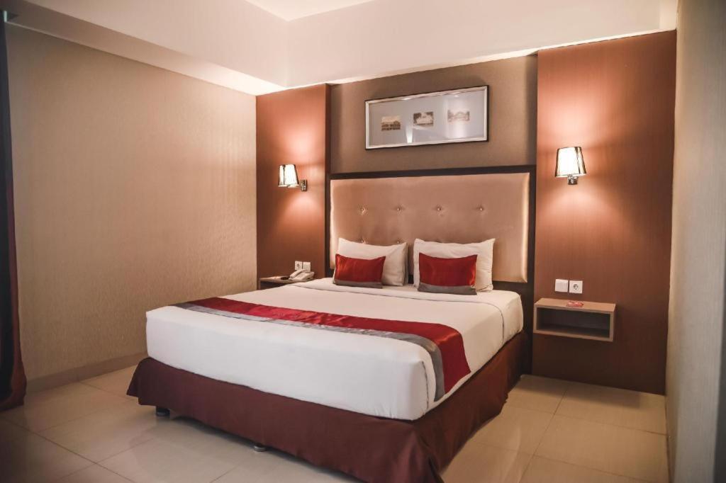 Travello Hotel Bandung Esterno foto