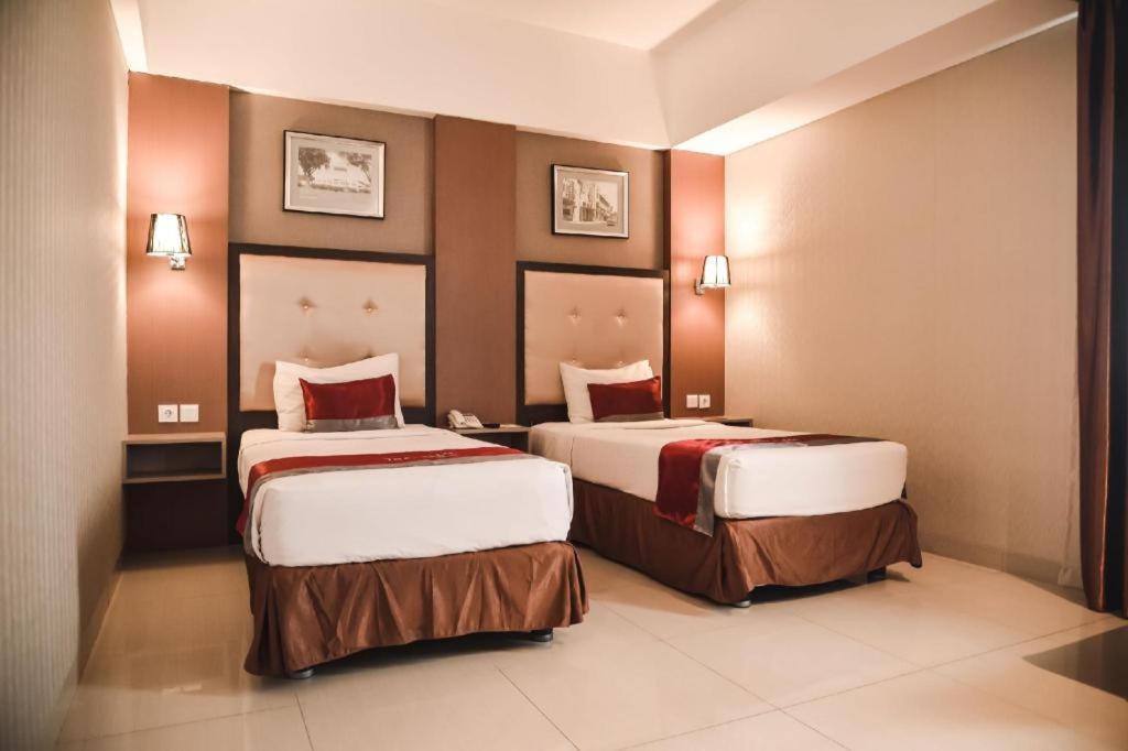 Travello Hotel Bandung Esterno foto