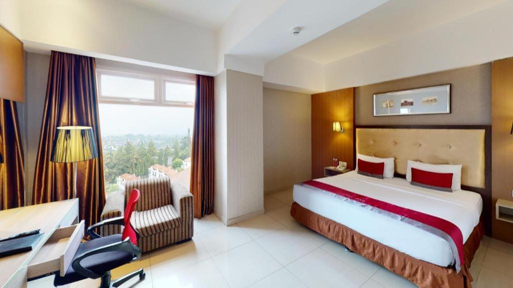 Travello Hotel Bandung Esterno foto