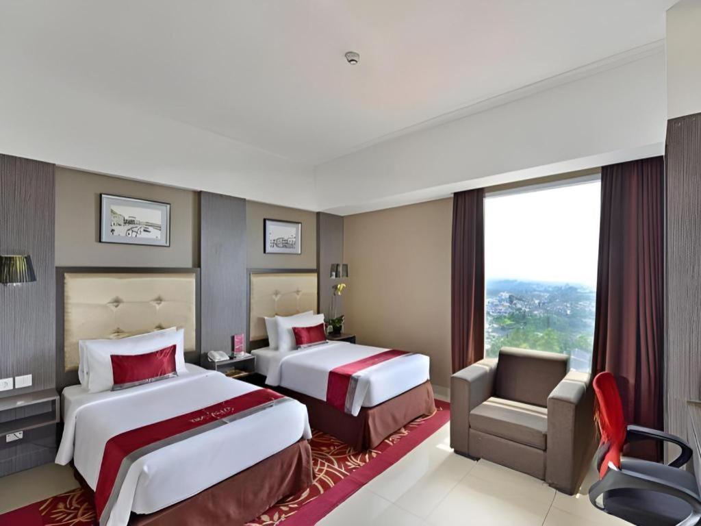 Travello Hotel Bandung Esterno foto
