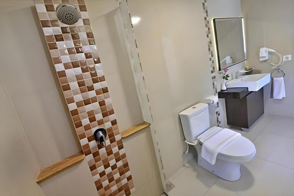 Travello Hotel Bandung Esterno foto