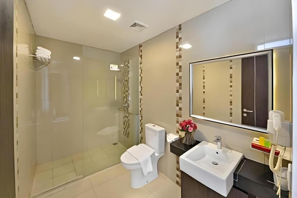 Travello Hotel Bandung Esterno foto