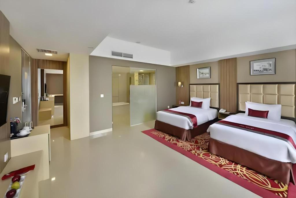 Travello Hotel Bandung Esterno foto