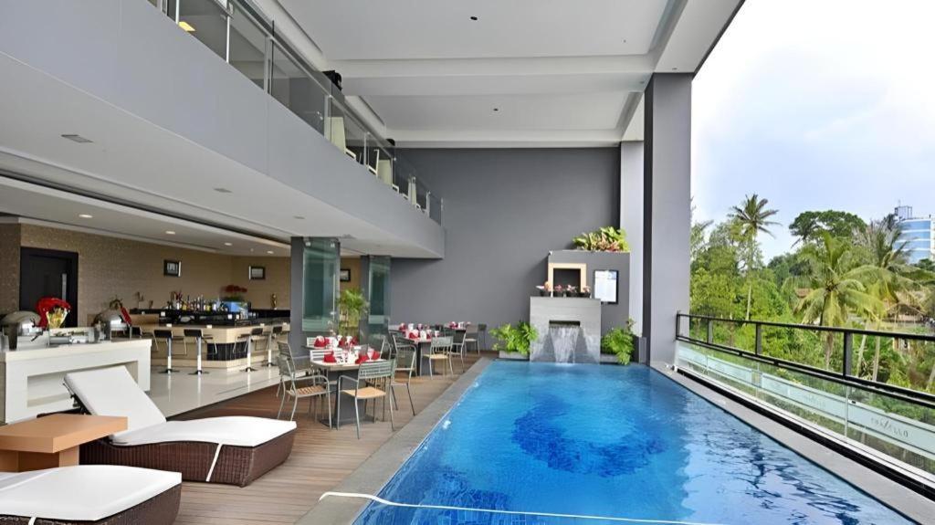 Travello Hotel Bandung Esterno foto